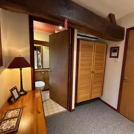 여관 High Trenhouse